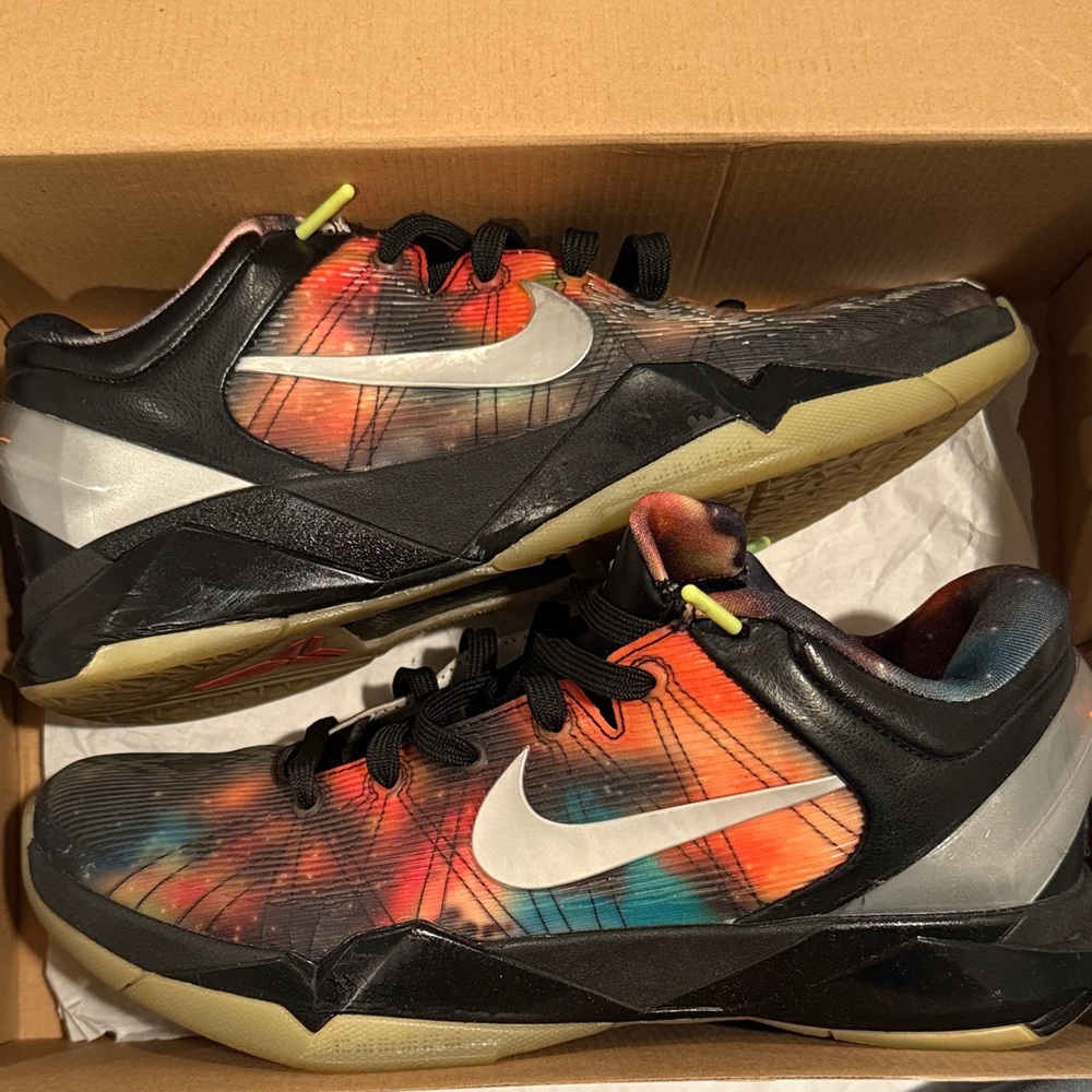 Galaxy Kobe Nike zoom 9.5